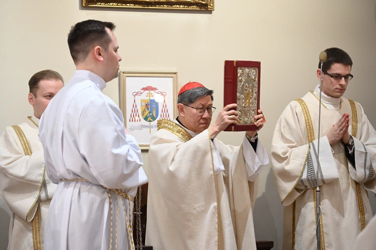 Liturgia w gdańskim seminarium z kardynałem Tagle