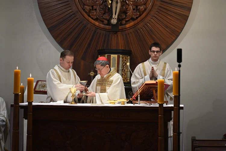 Liturgia w gdańskim seminarium z kardynałem Tagle