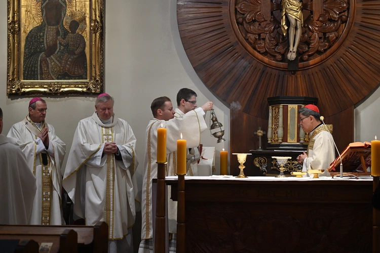 Liturgia w gdańskim seminarium z kardynałem Tagle