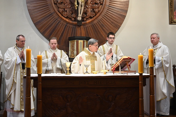 Liturgia w gdańskim seminarium z kardynałem Tagle