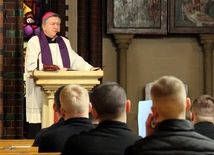 Abp Kupny z apelem do dolnośląskich kleryków