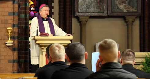 Abp Kupny z apelem do dolnośląskich kleryków