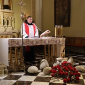 Droga Krzyżowa w intencji ojczyzny przeszła ulicami Połańca