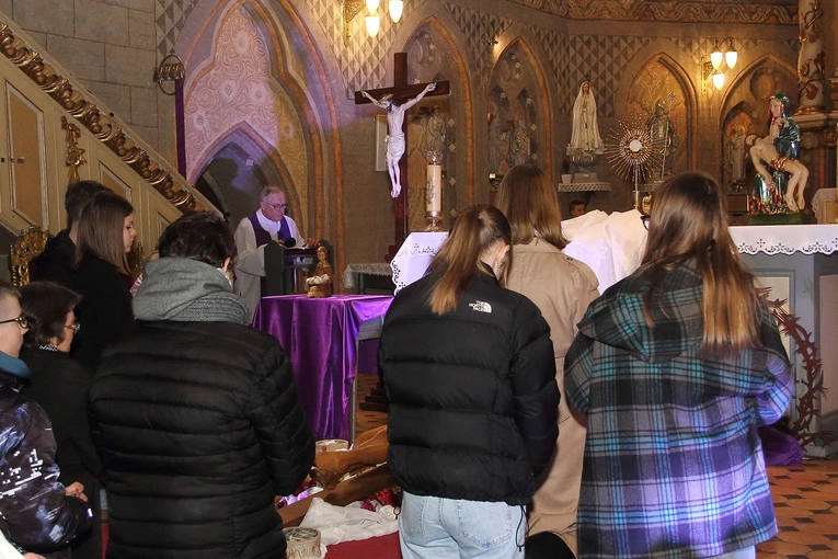 Wielkopostne Czuwanie Młodych w Białogardzie