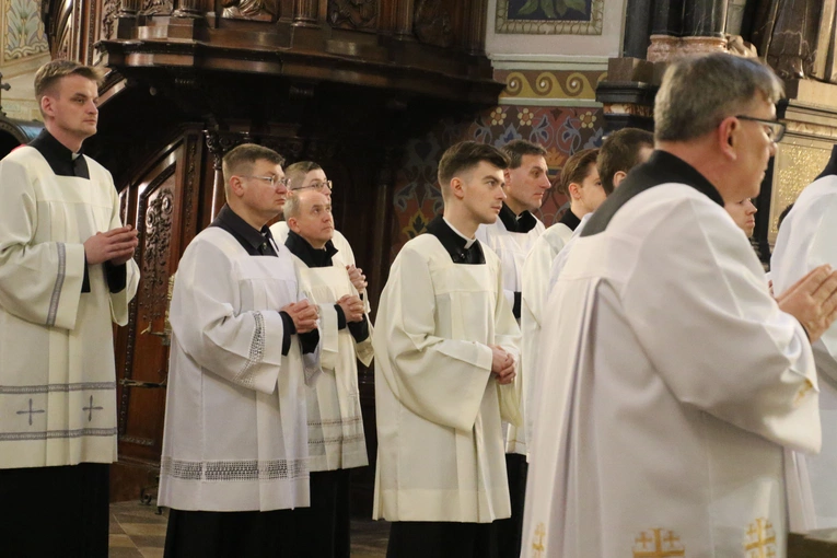 Płock. Droga Krzyżowa w intencji skrzywdzonych