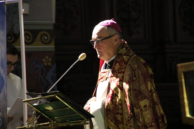 Płock. Droga Krzyżowa w intencji skrzywdzonych