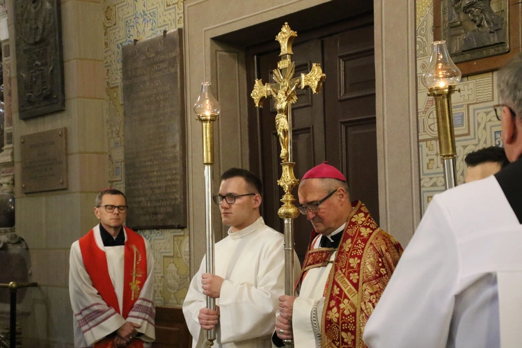 Płock. Droga Krzyżowa w intencji skrzywdzonych
