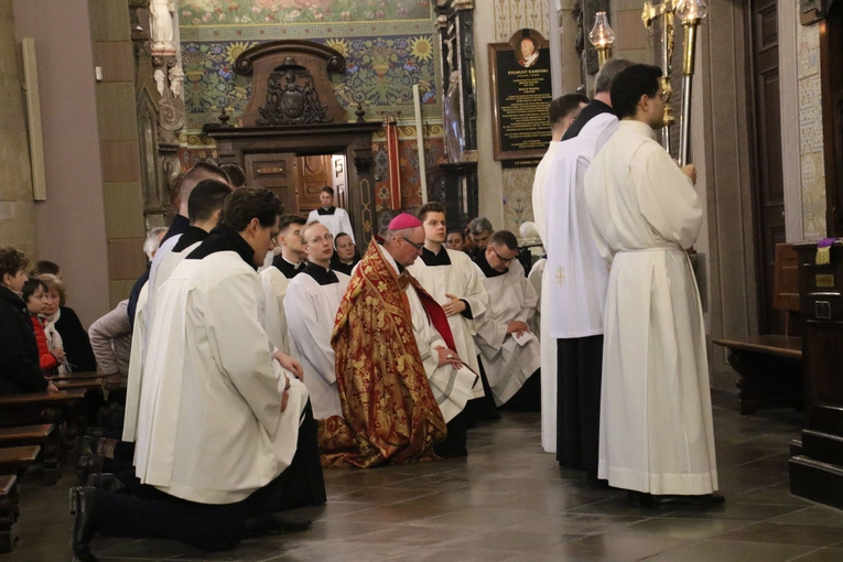 Płock. Droga Krzyżowa w intencji skrzywdzonych