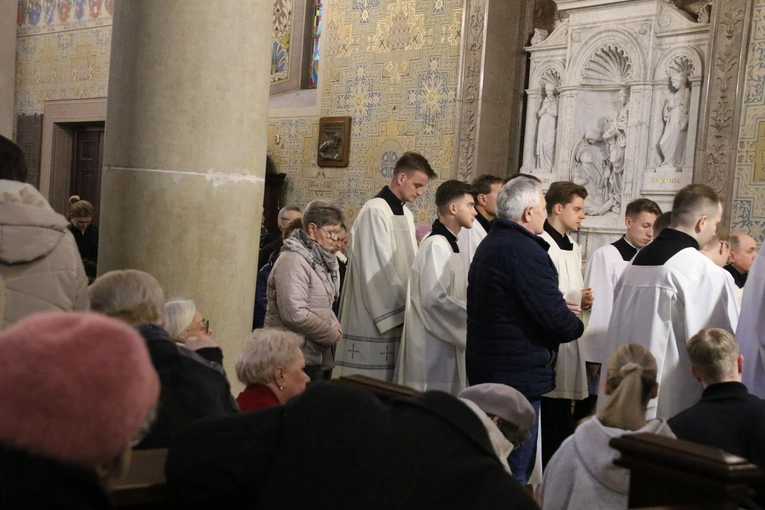 Płock. Droga Krzyżowa w intencji skrzywdzonych