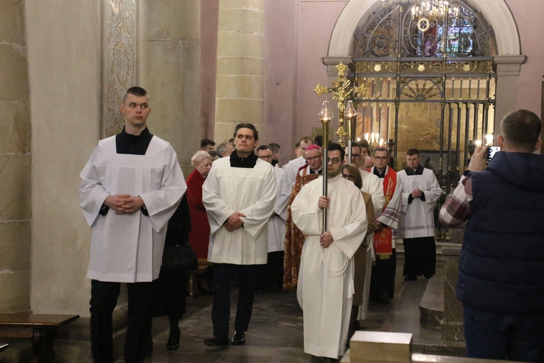 Płock. Droga Krzyżowa w intencji skrzywdzonych