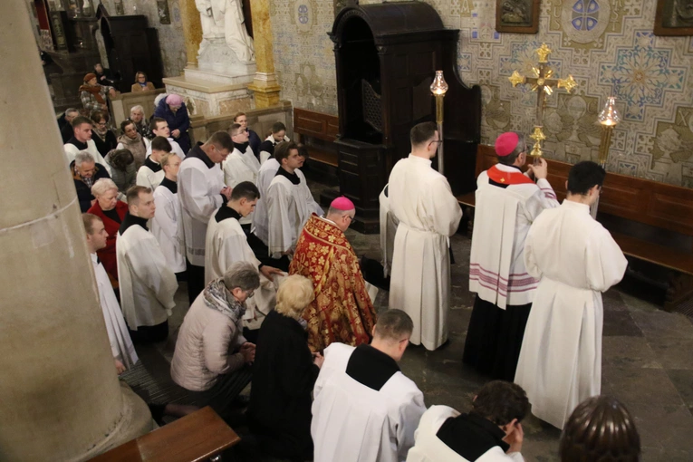 Płock. Droga Krzyżowa w intencji skrzywdzonych