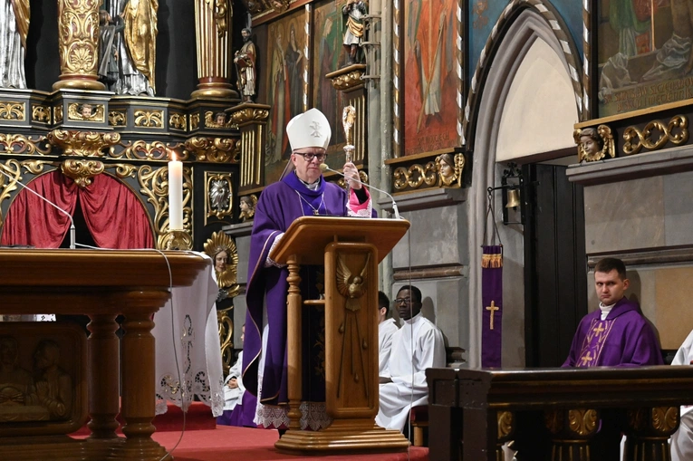 Dzień modlitwy i solidarności z osobami skrzywdzonymi wykorzystaniem seksualnym