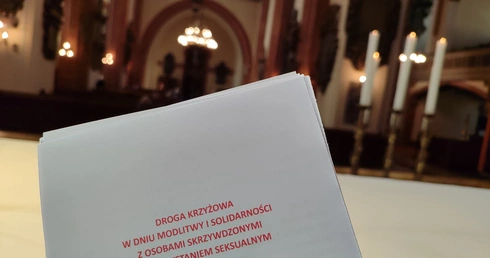 Droga Krzyżowa (za) skrzywdzonych