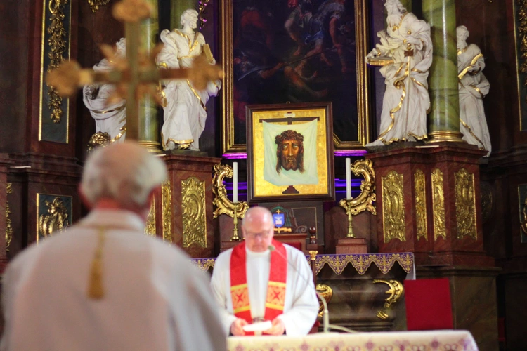 Droga Krzyżowa (za) skrzywdzonych