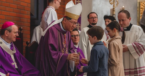 Tylko miłość może nawrócić nasze serca