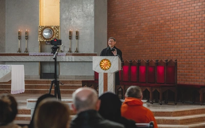 Kard. Tagle: Staliśmy się uczniami i misjonarzami w chwili chrztu