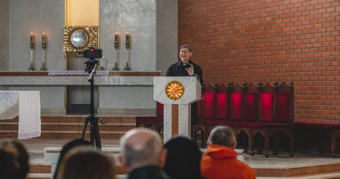 Kard. Tagle: Staliśmy się uczniami i misjonarzami w chwili chrztu