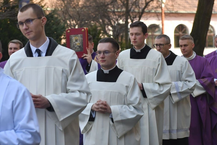 Posługa lektoratu i akolitatu