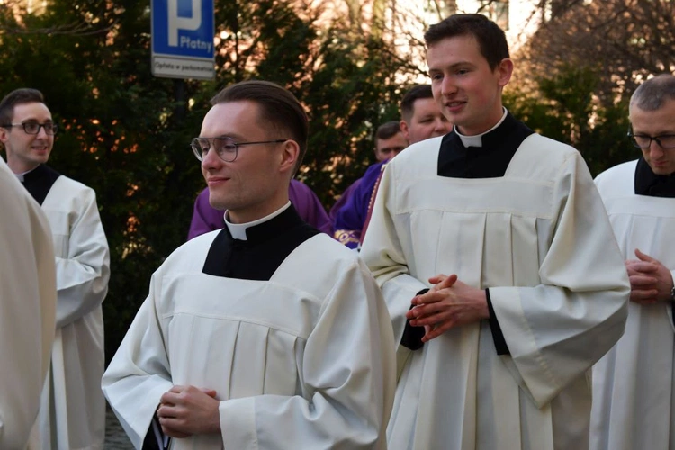 Posługa lektoratu i akolitatu