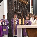 Liturgia wolontariuszy z kard. Taglem