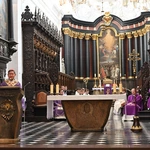Liturgia wolontariuszy z kard. Taglem