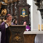 Liturgia wolontariuszy z kard. Taglem