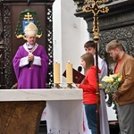 Liturgia wolontariuszy z kard. Taglem