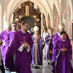 Liturgia wolontariuszy z kard. Taglem