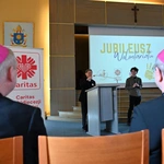 Radość i wyzwania - wolontariusze spotkali się z kard. Taglem