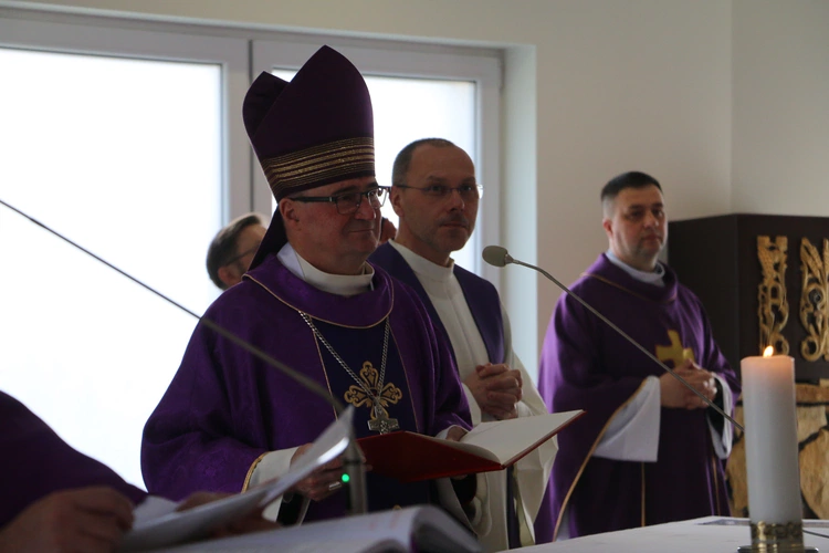 Popowo-Letnisko. Rekolekcje dla nadzwyczajnych szafarzy Komunii św.