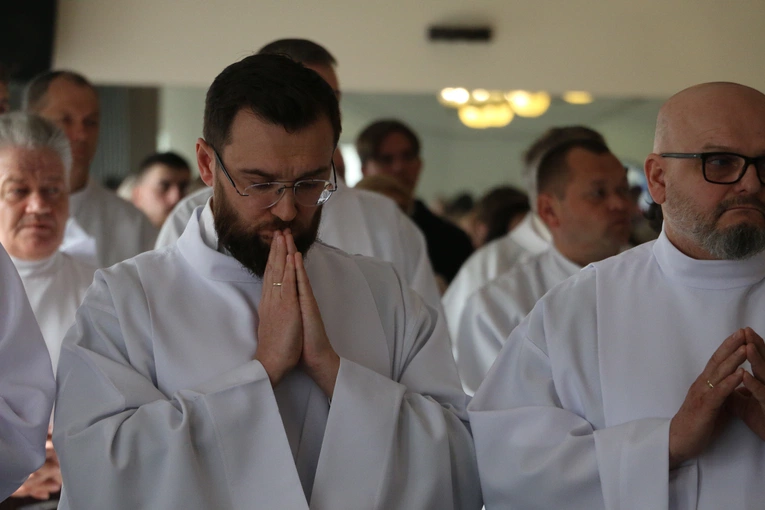 Popowo-Letnisko. Rekolekcje dla nadzwyczajnych szafarzy Komunii św.