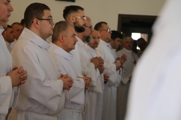 Popowo-Letnisko. Rekolekcje dla nadzwyczajnych szafarzy Komunii św.