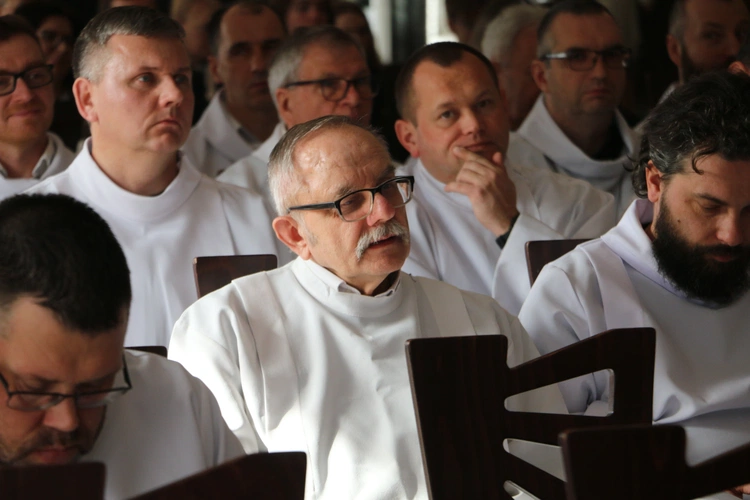 Popowo-Letnisko. Rekolekcje dla nadzwyczajnych szafarzy Komunii św.