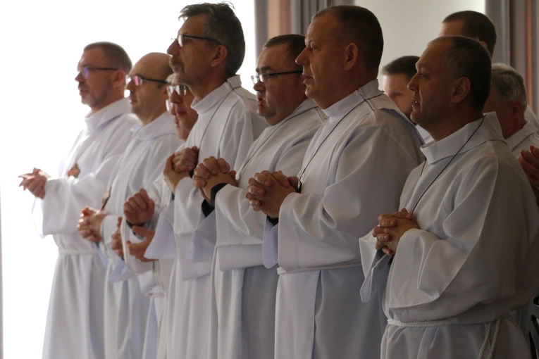 Popowo-Letnisko. Rekolekcje dla nadzwyczajnych szafarzy Komunii św.