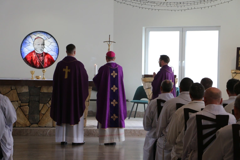 Popowo-Letnisko. Rekolekcje dla nadzwyczajnych szafarzy Komunii św.