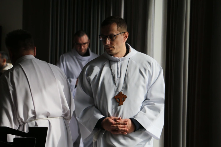 Popowo-Letnisko. Rekolekcje dla nadzwyczajnych szafarzy Komunii św.