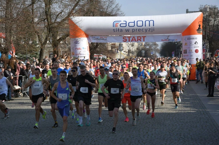 Prawie 900 osób wystartowało w Biegu Kazików