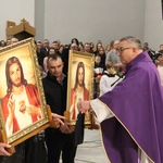 Moszczenica. Rozpoczęcie peregrynacji obrazów Serca Jezusowego