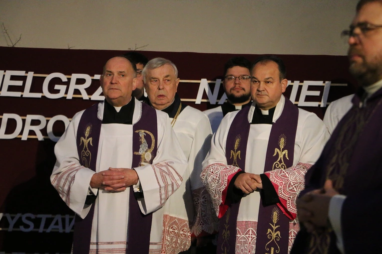 Modlin Twierdza. Ziemia z obozu w Działdowie w parafii pw. św. Barbary