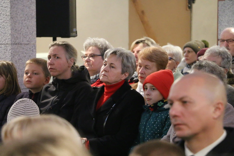 Modlin Twierdza. Ziemia z obozu w Działdowie w parafii pw. św. Barbary