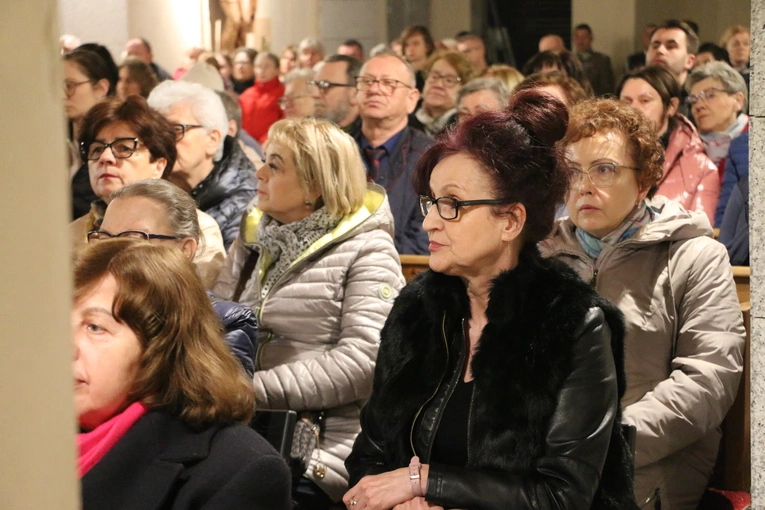 Modlin Twierdza. Ziemia z obozu w Działdowie w parafii pw. św. Barbary
