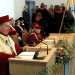 Święto Uniwersytetu Opolskiego. Abp Alfons Nossol uczczony tytułem Honorowego Senatora UO