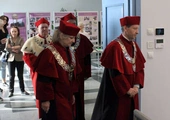 Święto Uniwersytetu Opolskiego. Abp Alfons Nossol uczczony tytułem Honorowego Senatora UO