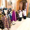 Posypywanie głów popiołem w katedrze św. Mikołaja.