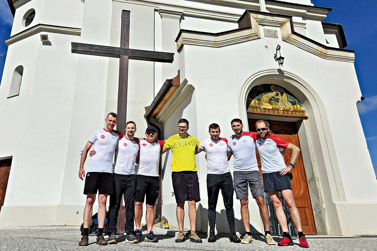 Mateusz przyznaje, że w grupie ma prawdziwych przyjaciół, na których zawsze może liczyć.