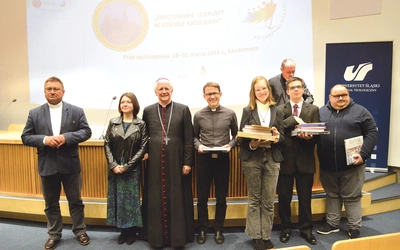 Nagrody zwycięzcom wręczył bp Marek Szkudło.