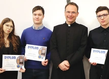Etap diecezjalny wygrał Piotr Mazurowski; drugie miejsce zajął Bartosz Gadziński, zaś trzecie – Oliwia Piaseczna.