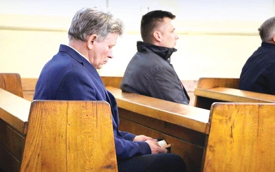Nie tylko kobiety czują się dobrze w Kościele.