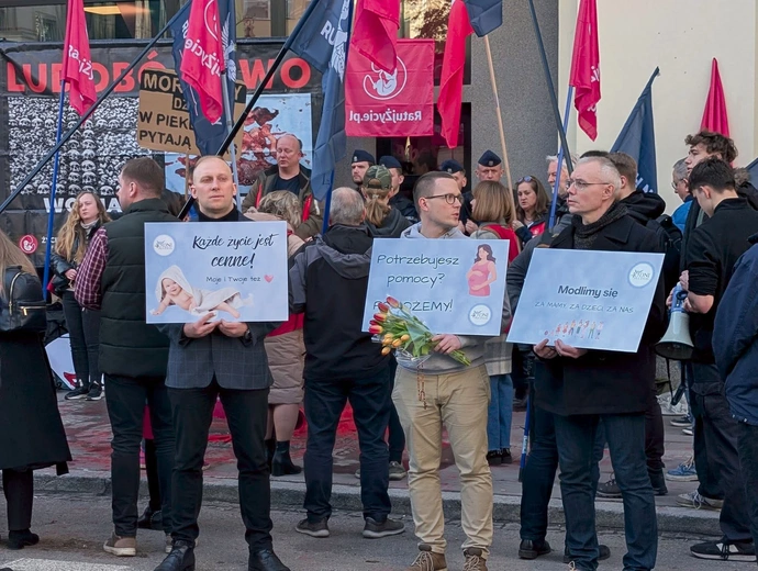 	Obrońcy życia zachęcają do modlitwy indywidualnej o zaniechanie aborcji w Polsce.