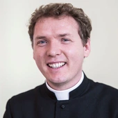 	Ks. Marcin Szczerbiński będzie pomagał ludziom w potrzebie i koordynował działania organizacji charytatywnych.